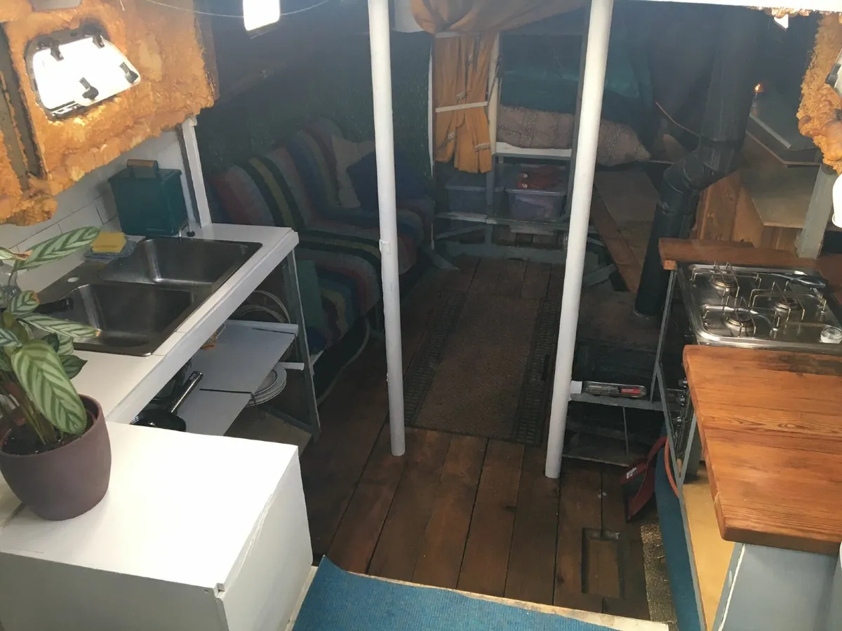 Liveaboard sailboat - Image 3