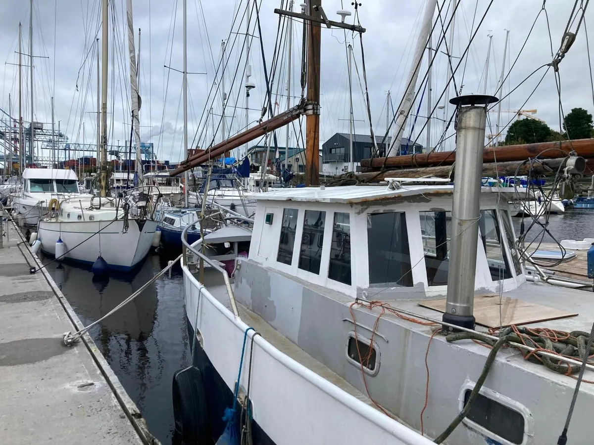 Liveaboard sailboat - Image 4