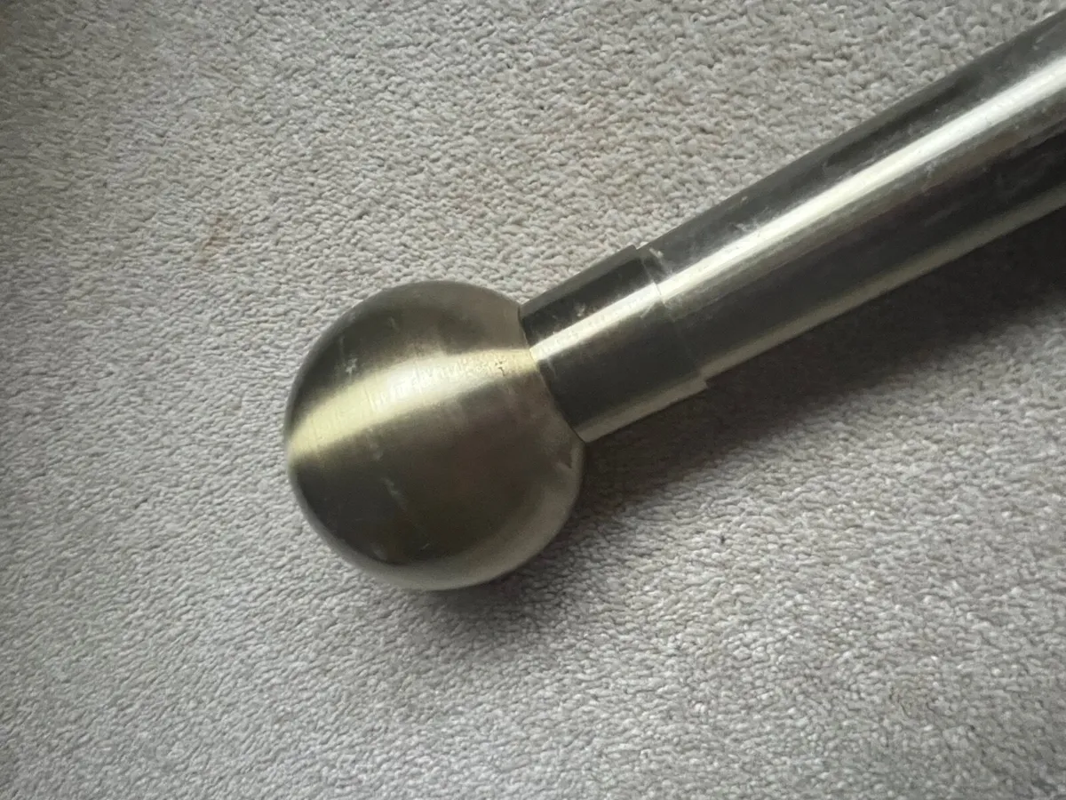 Brass effect curtain pole 6ft - Image 2