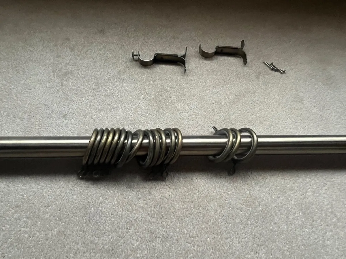 Brass effect curtain pole 6ft - Image 3