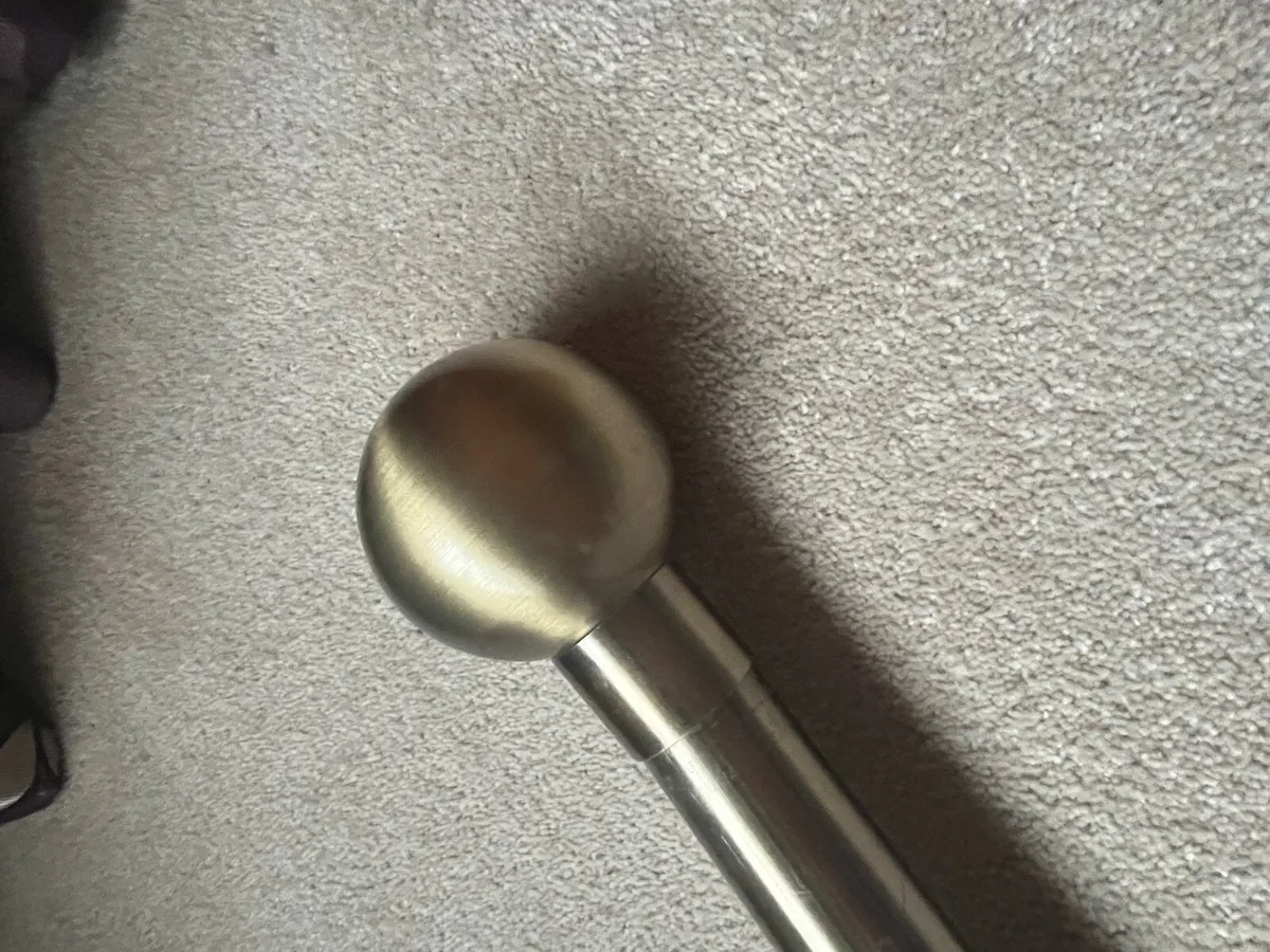Brass effect curtain pole 6ft - Image 4
