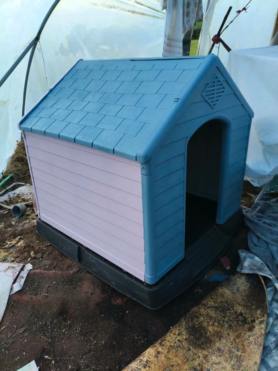 Out door pet pvc house, like new 75 Euro - Image 3