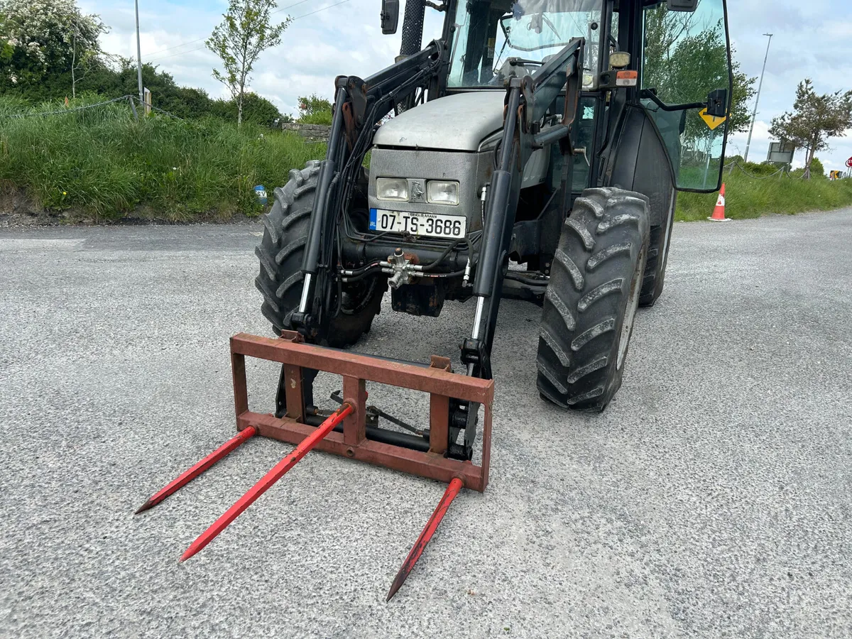 2007 Lamborghini R3.95 with Loader - Image 2