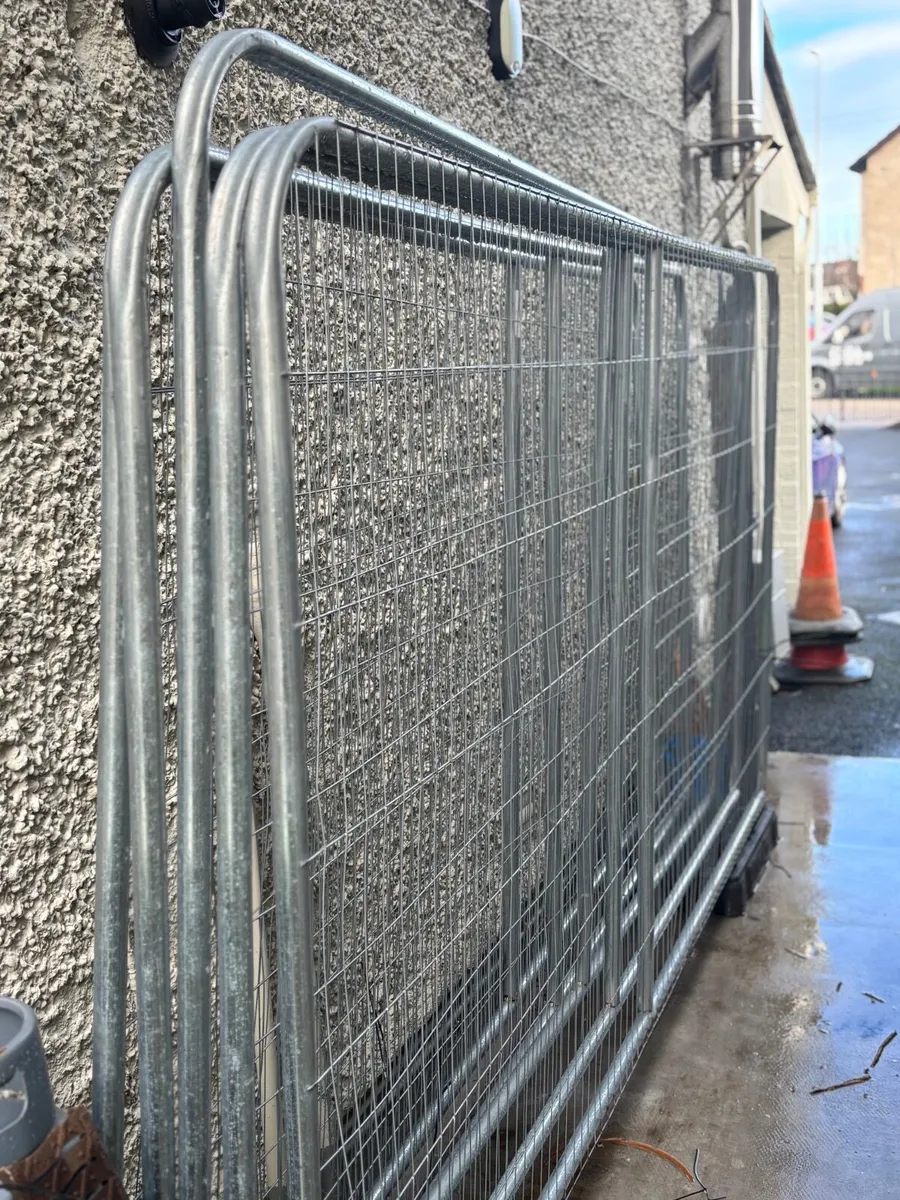 Steel fencing - Image 1