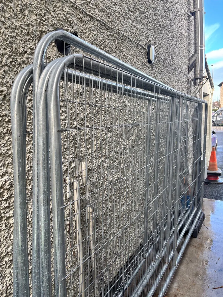 Steel fencing - Image 3