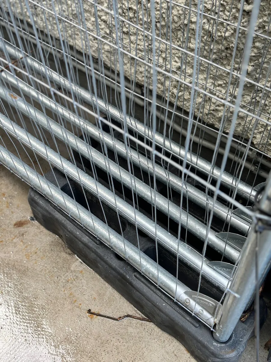 Steel fencing - Image 2