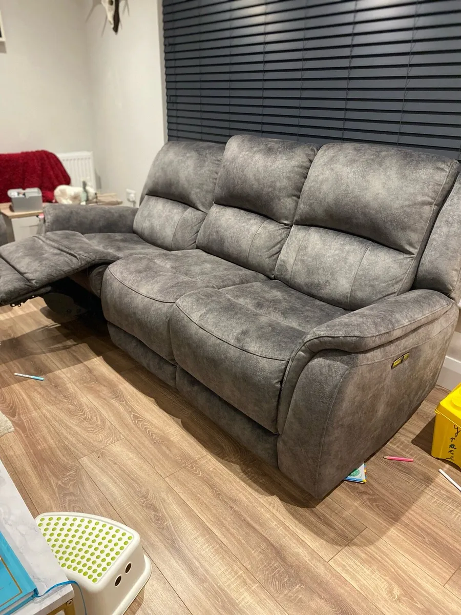 DFS ‘Dylan’ Recliner Sofa 3+2 Seater Set - Image 2