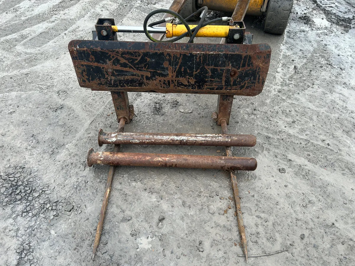 RossMore Hyd Bale Handler - Image 1