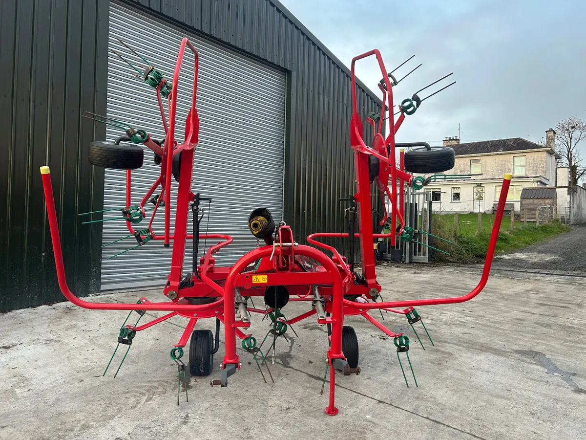 2021 Kverneland 4 Rotar Tedder - Image 2