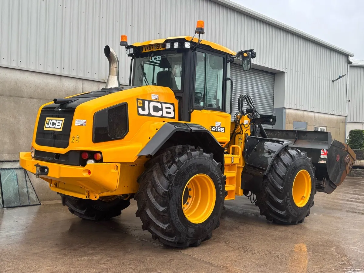 JCB 419S Loading Shove - Image 1