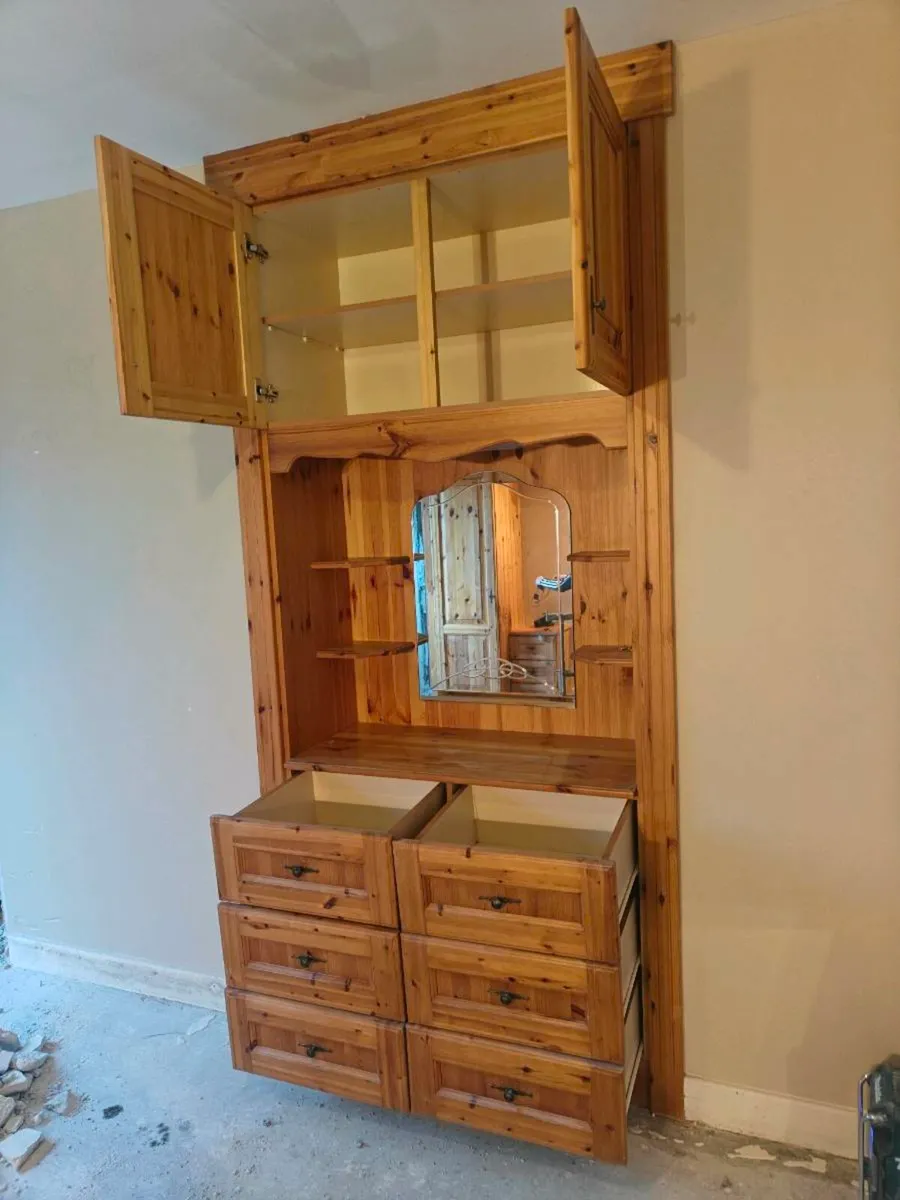 Bedroom and sitting room set - Image 3