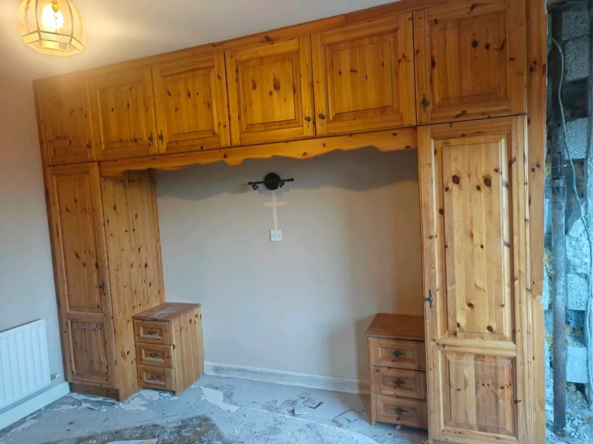 Bedroom and sitting room set - Image 1