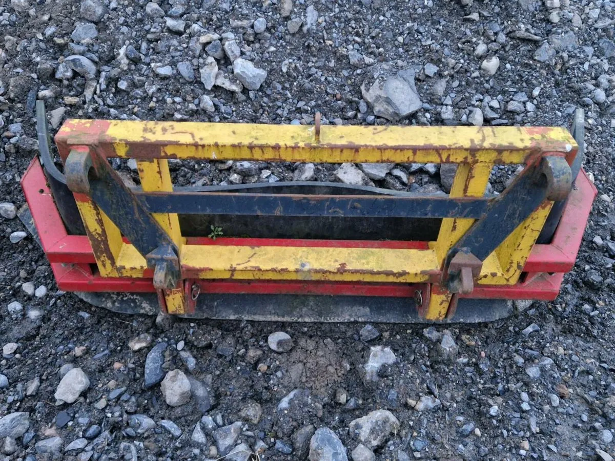 Yard scraper. - Image 1