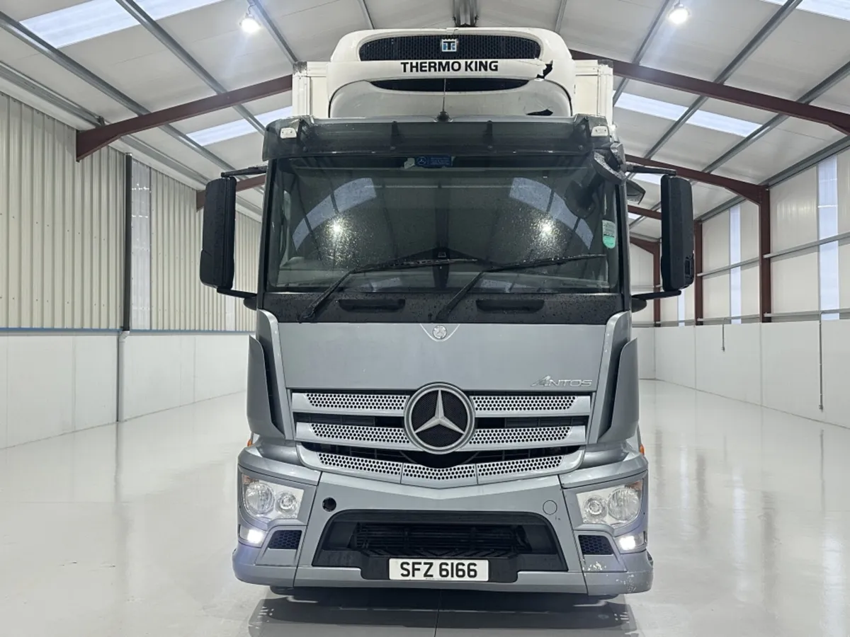 2014 MERCEDES-BENZ ANTOS 1827 FRIDGE TRUCK - Image 2