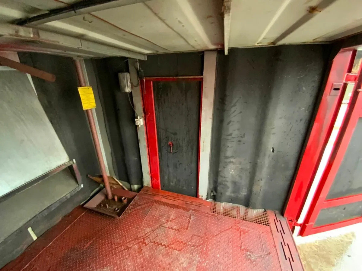 10ft x 8ft GENERATOR CONTAINER.814p. - Image 3