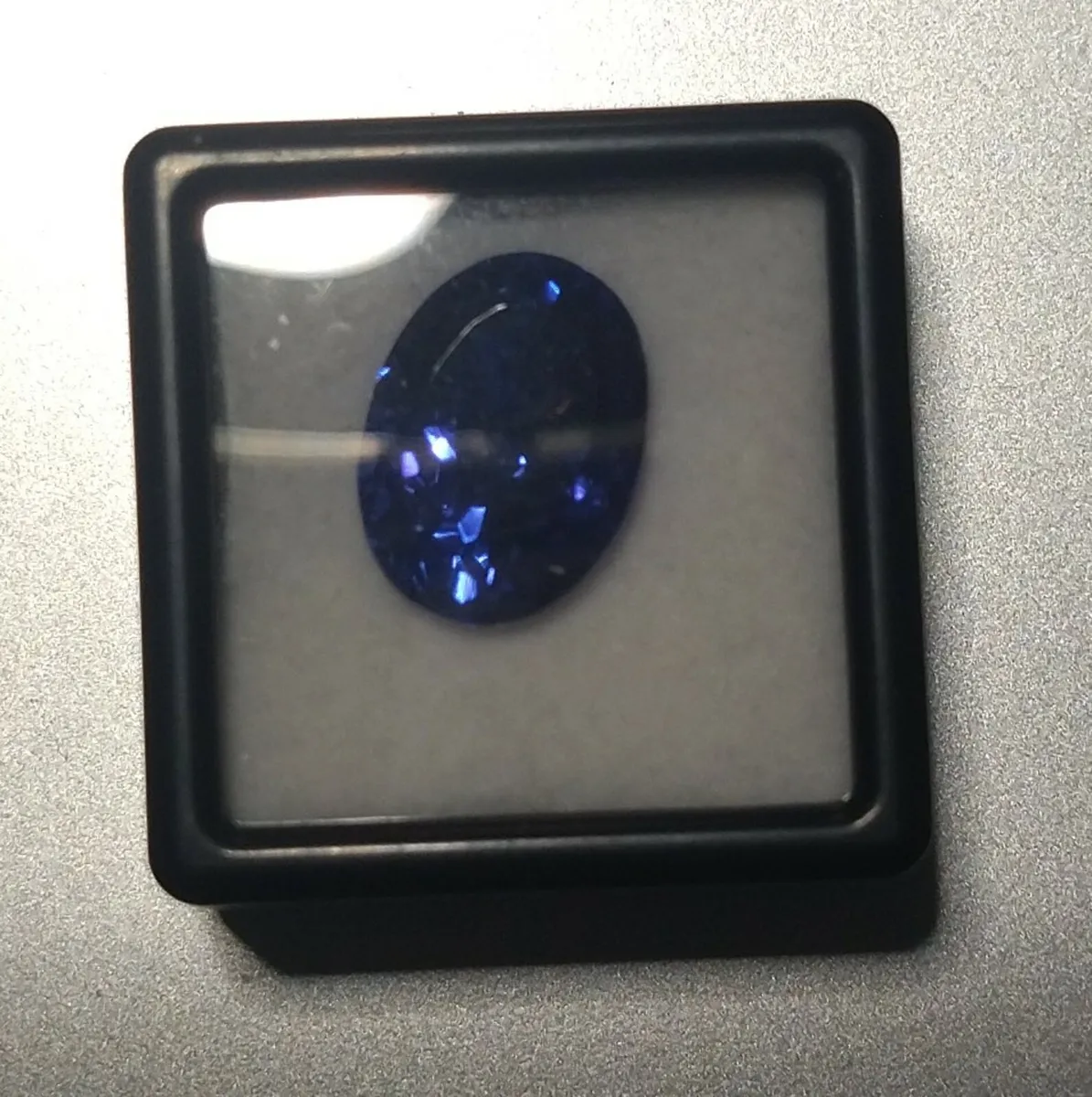 10.4ct Natural Tanzanite Gemstone , Certified , Ey - Image 2