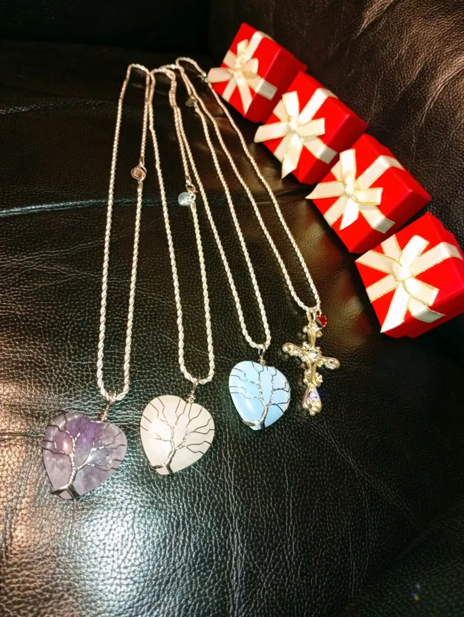 Chain with pendant - Image 1