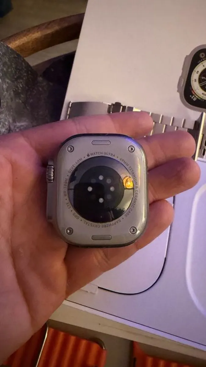 Apple Watch Ultra S1 Cellular 49MM - Image 3