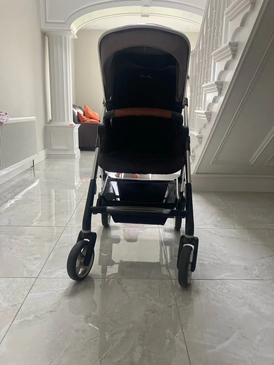 Pram & travel cot - Image 4