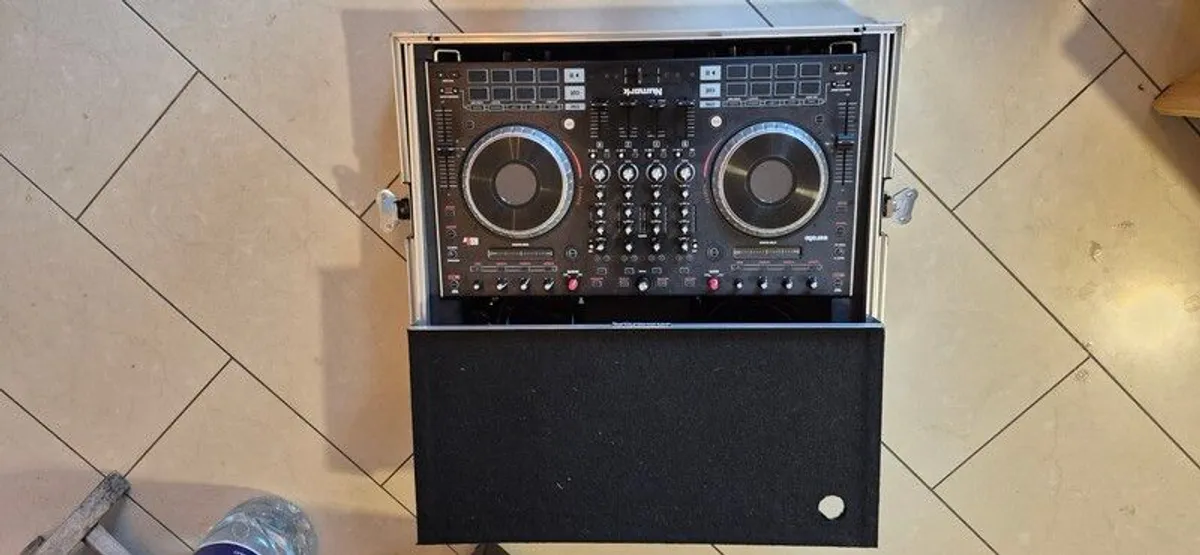 Numark NS6 II - Image 1