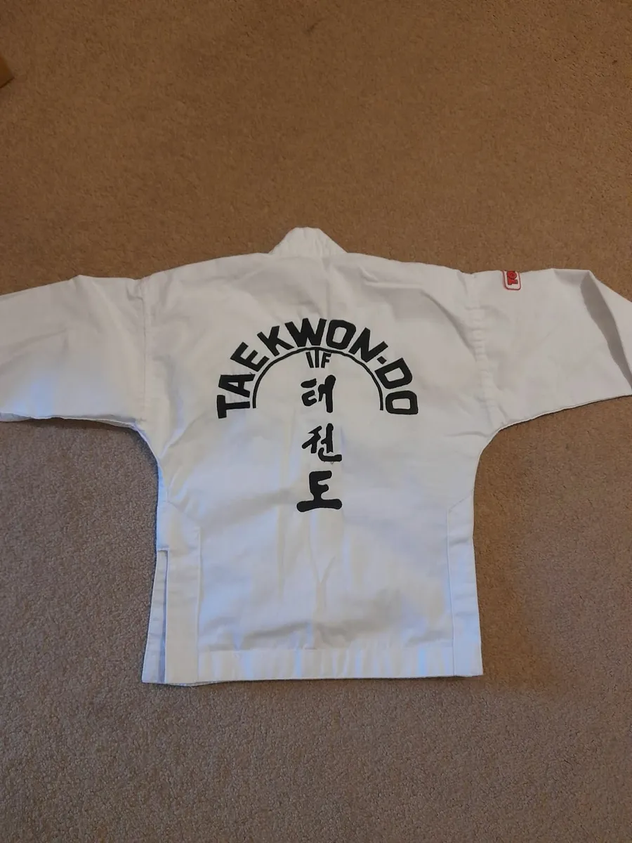 Kid’s taekwondo suits (doboks) - Image 2
