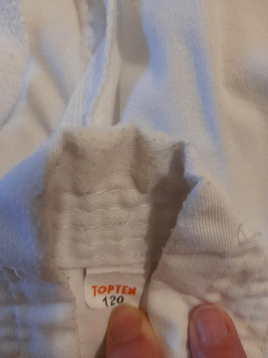 Kid’s taekwondo suits (doboks) - Image 3