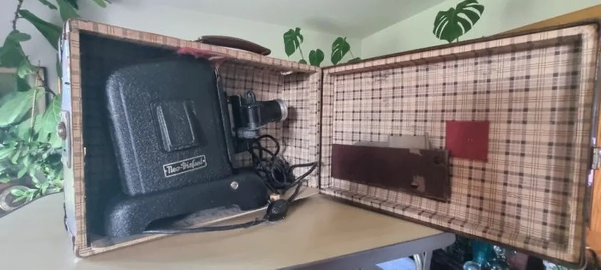 Vintage Neo-Diafant projector - Image 1