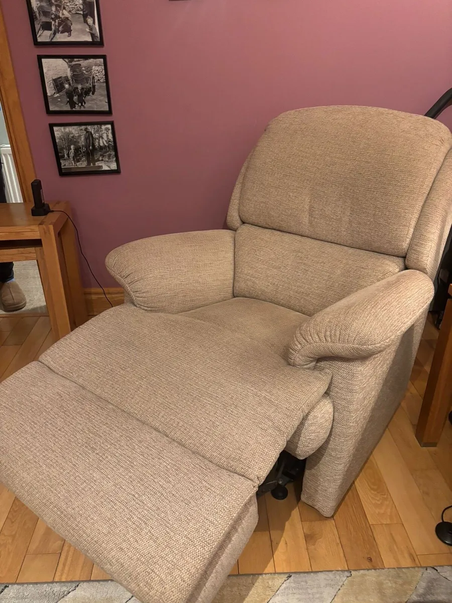 Three piece Suite - Image 3