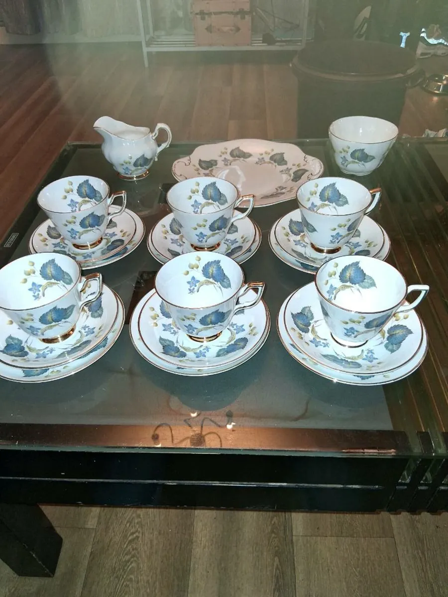 China tea sets €100 each - Image 1