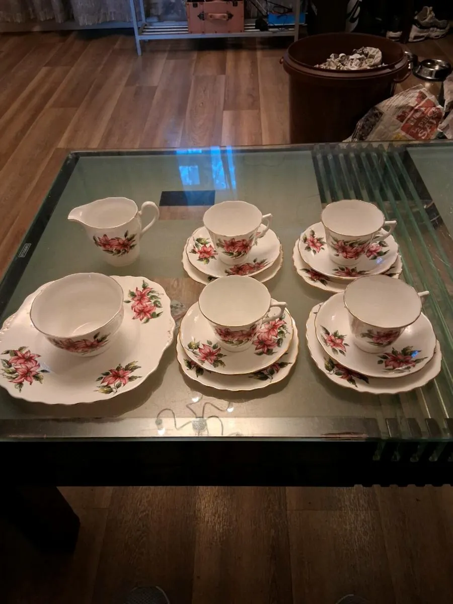 China tea sets €100 each - Image 3