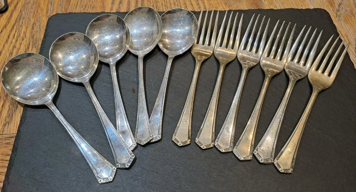 1930s Art Deco EPNS Tea / Pastry Set - Image 1
