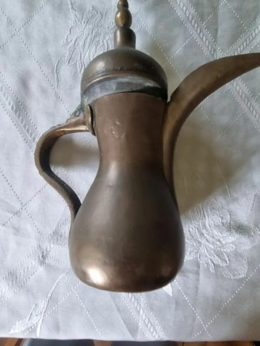 Vintage Brass Dallah Handcrafted Tea Pot Kettle - Image 4