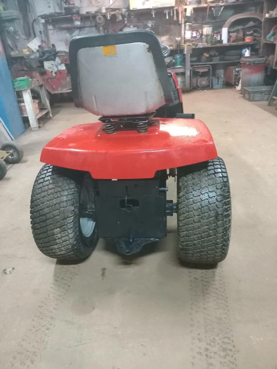 Case garden tractor - Image 4