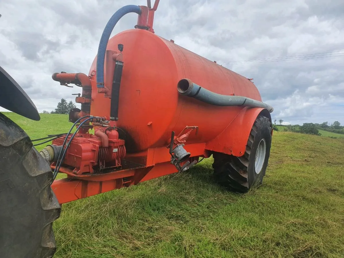 Slurry tanker - Image 1
