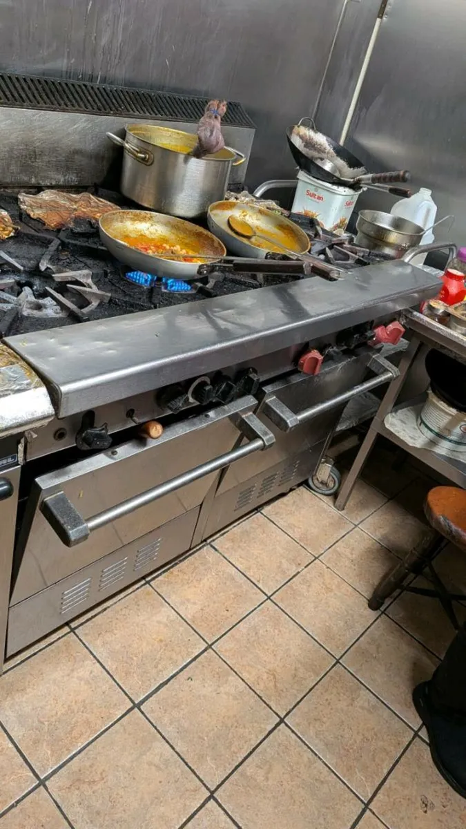 Burner and tables - Image 1