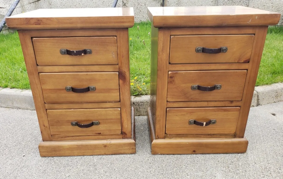 Solid oak bed side lockers