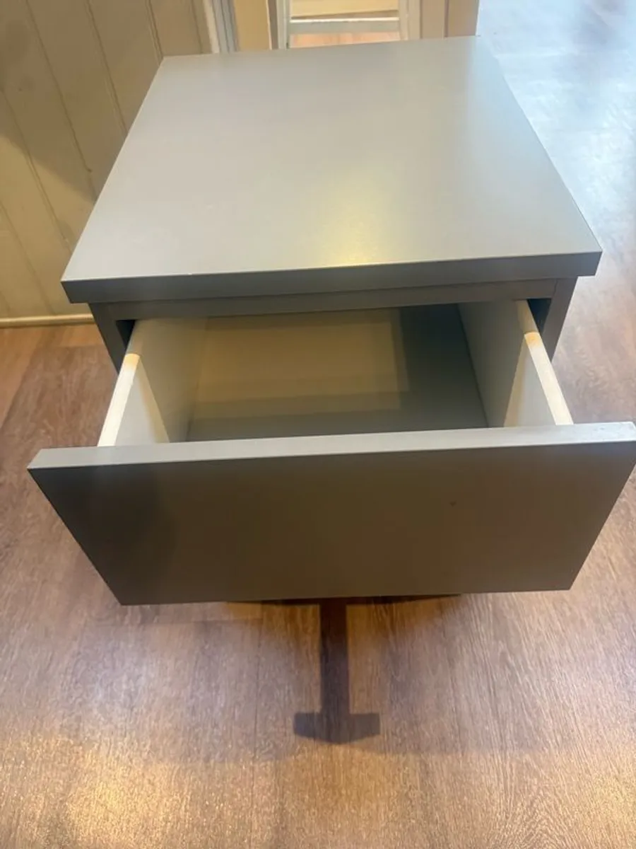 x2 Ikea Malm Bedside Lockers - Image 3