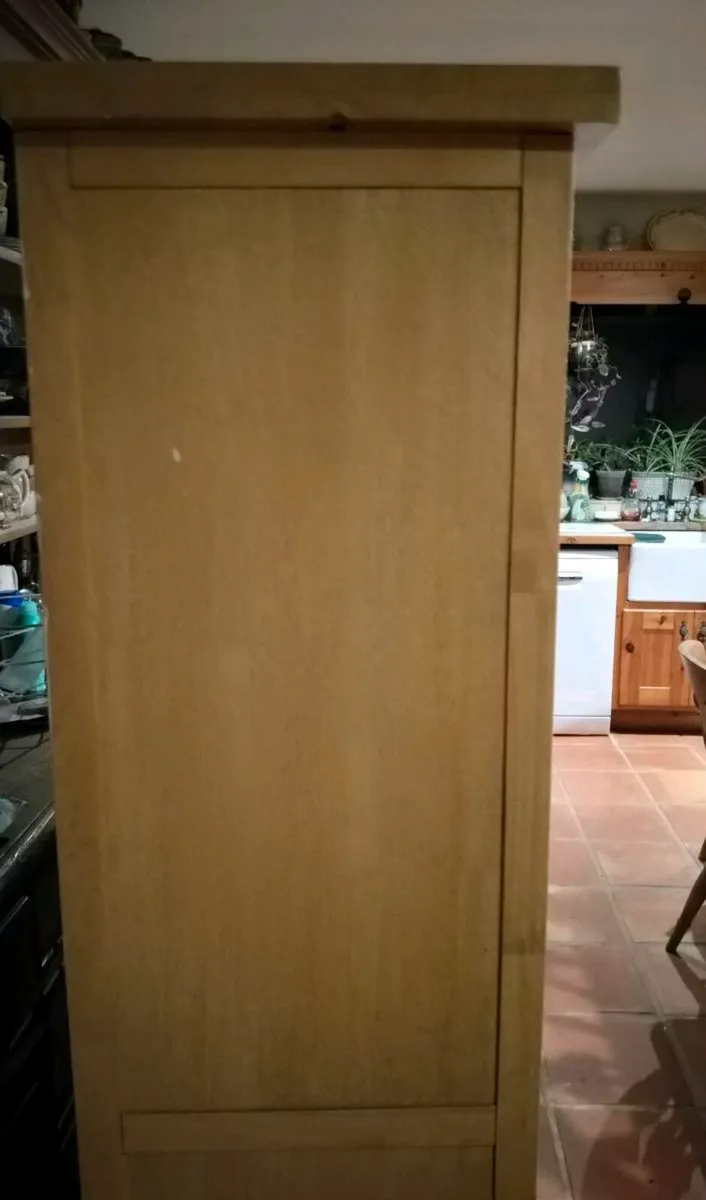 Beautiful Cabinet,solid timber with glass front - Image 2