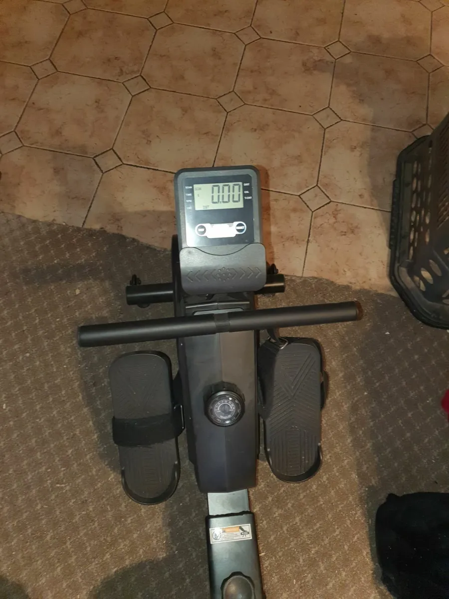 Rowing Machine - Image 1