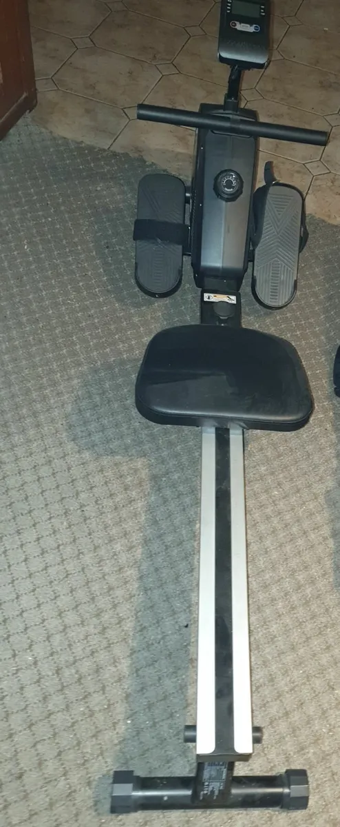 Rowing Machine - Image 2