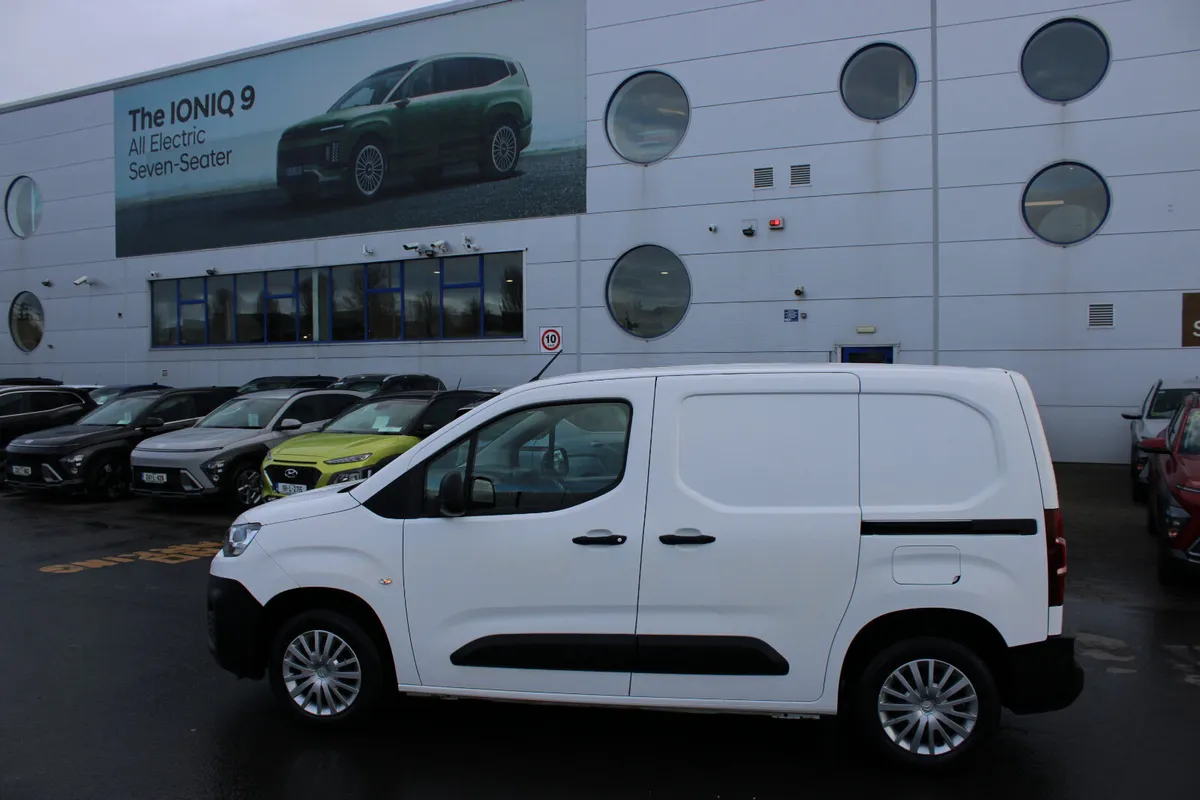 Citroen Berlingo 2021 - Image 2