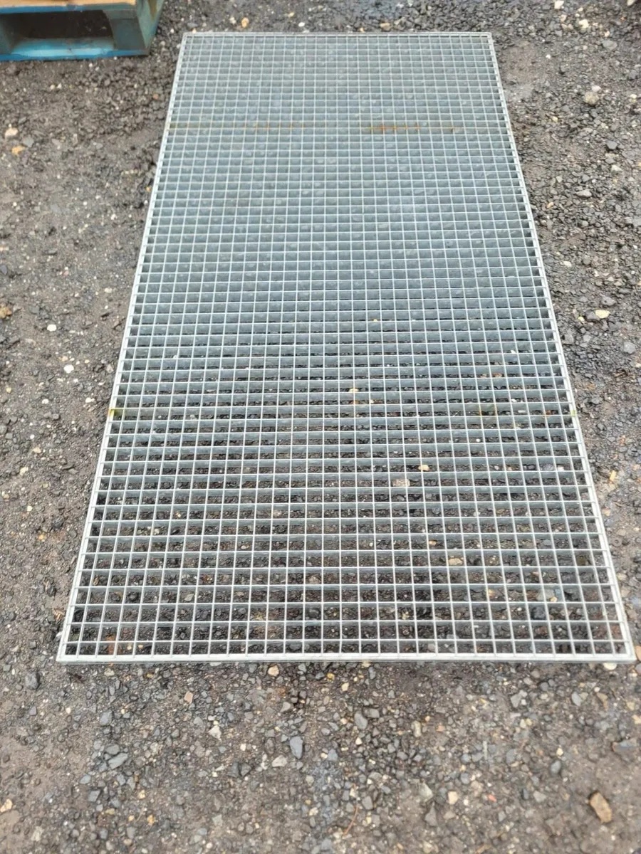 Galvinised Mesh Walkway Sheets - Image 2