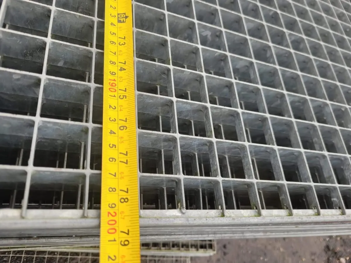Galvinised Mesh Walkway Sheets - Image 4