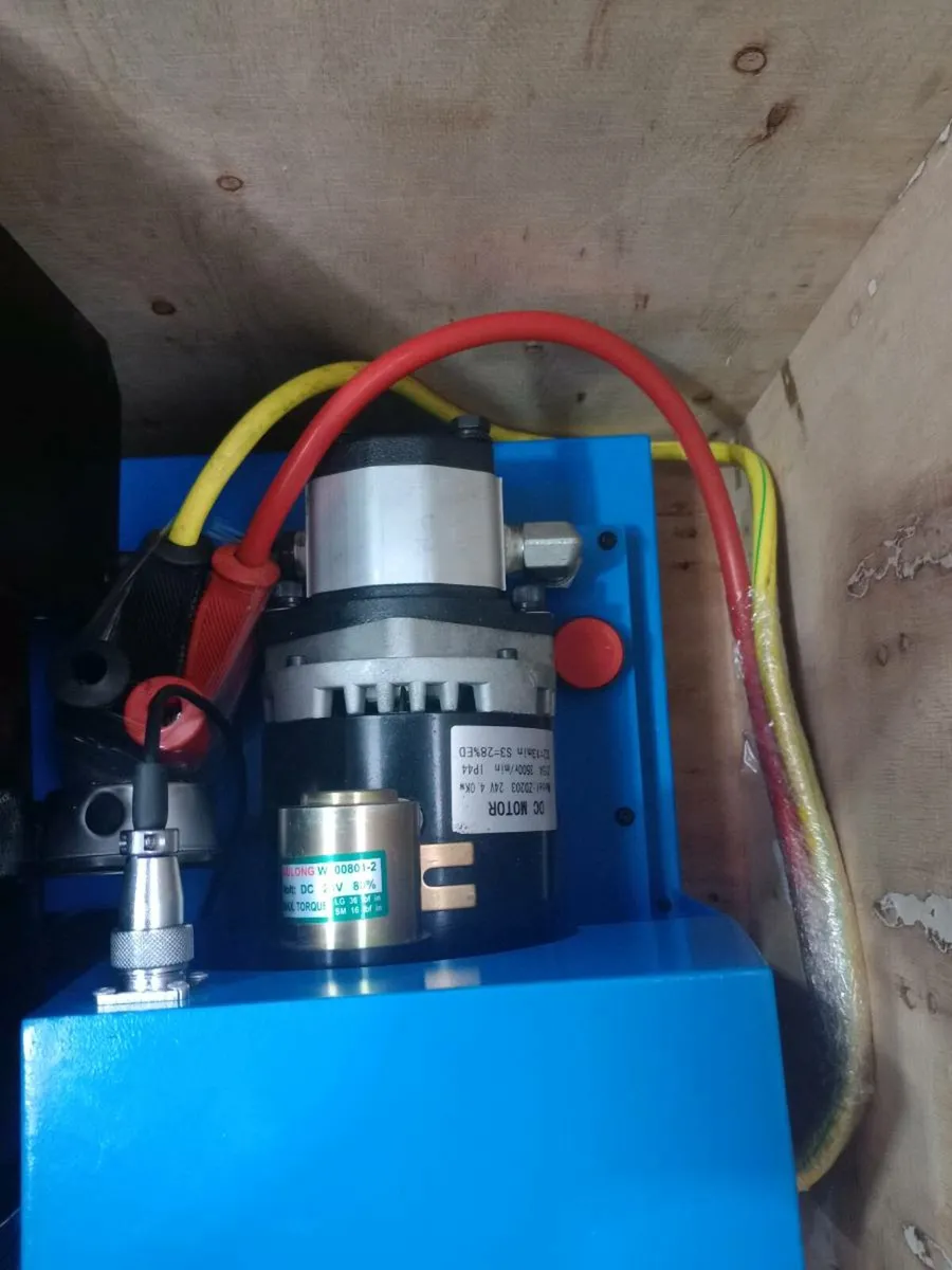 New Hydraulic Hose crimpers 24v - Image 3
