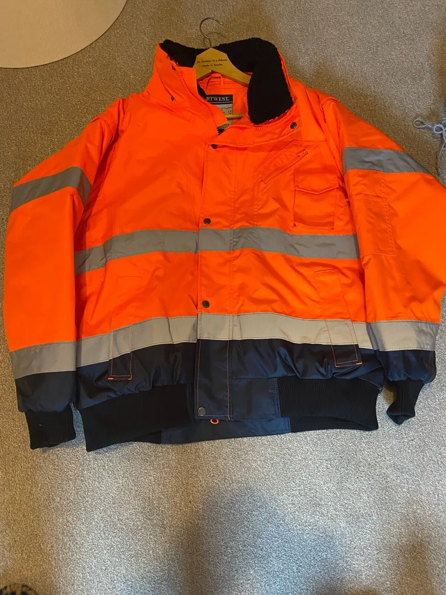 Mens Portwest Hi-Vis 3-in-1 Bomber Jacket - Image 1