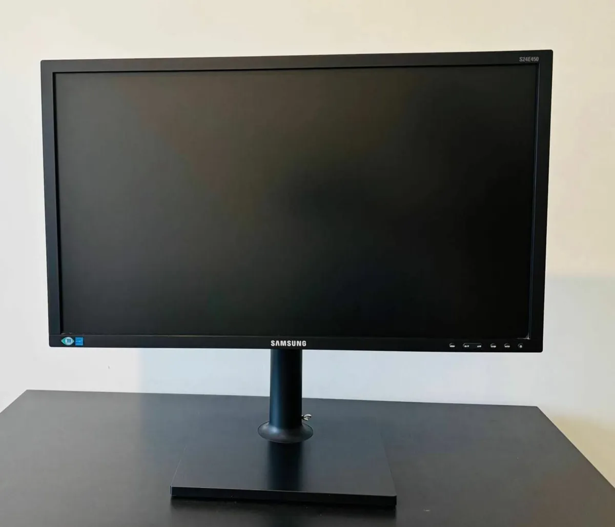 Samsung S24E450 24" LED Monitor - Image 1