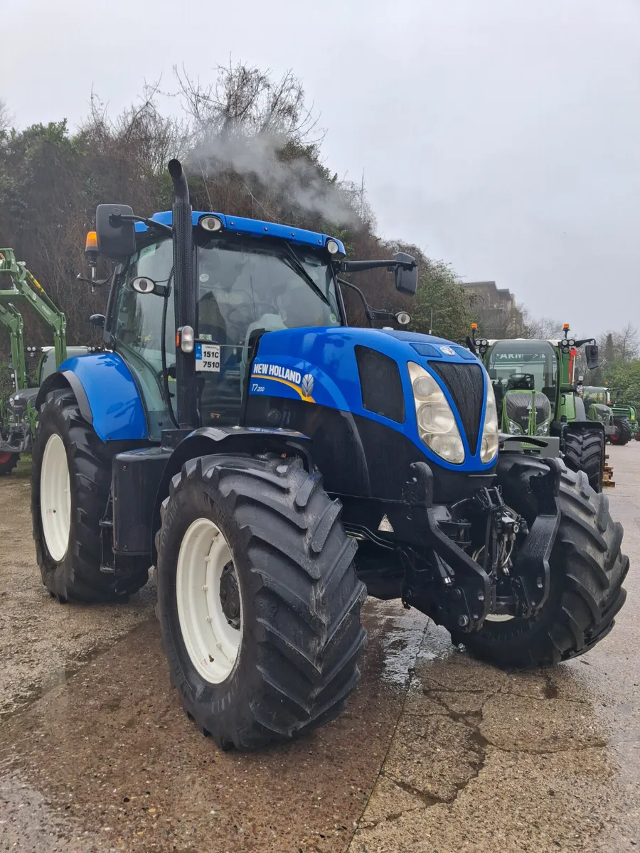 New Holland  T7.200 - Image 2