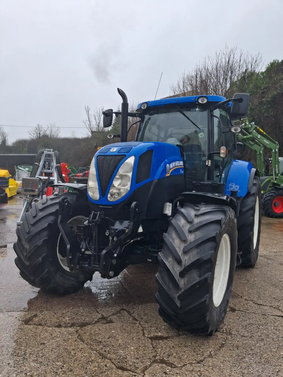 New Holland  T7.200 - Image 1