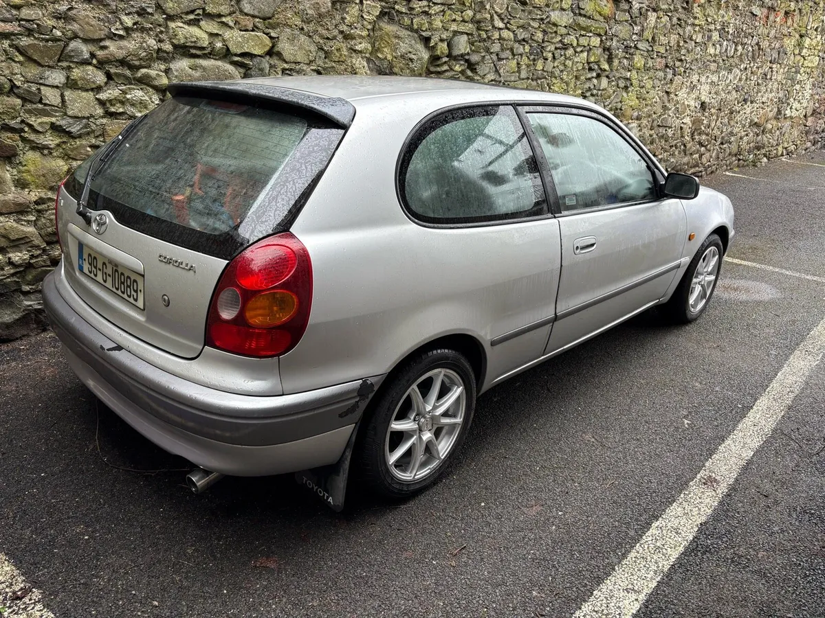 Toyota Corolla - Image 2