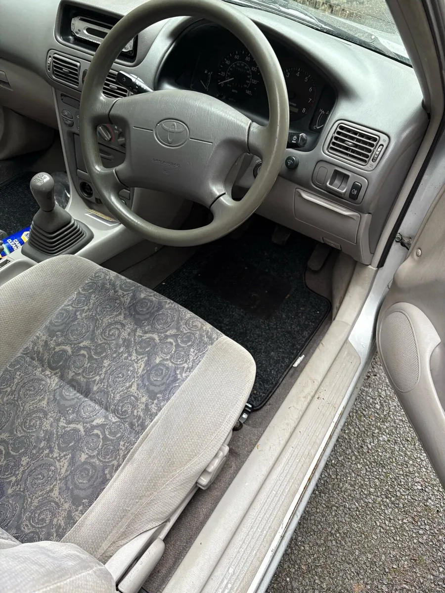 Toyota Corolla - Image 3